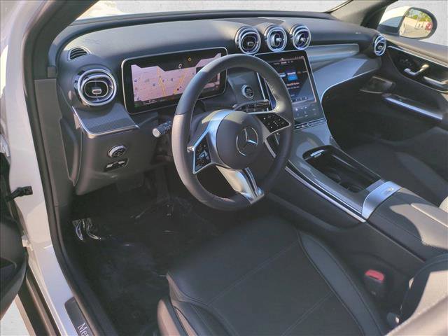 Used 2025 Mercedes-Benz GLC 300 image 10