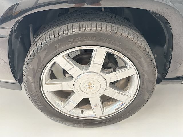 Used 2010 Cadillac Escalade Premium AWD/4WD image 25