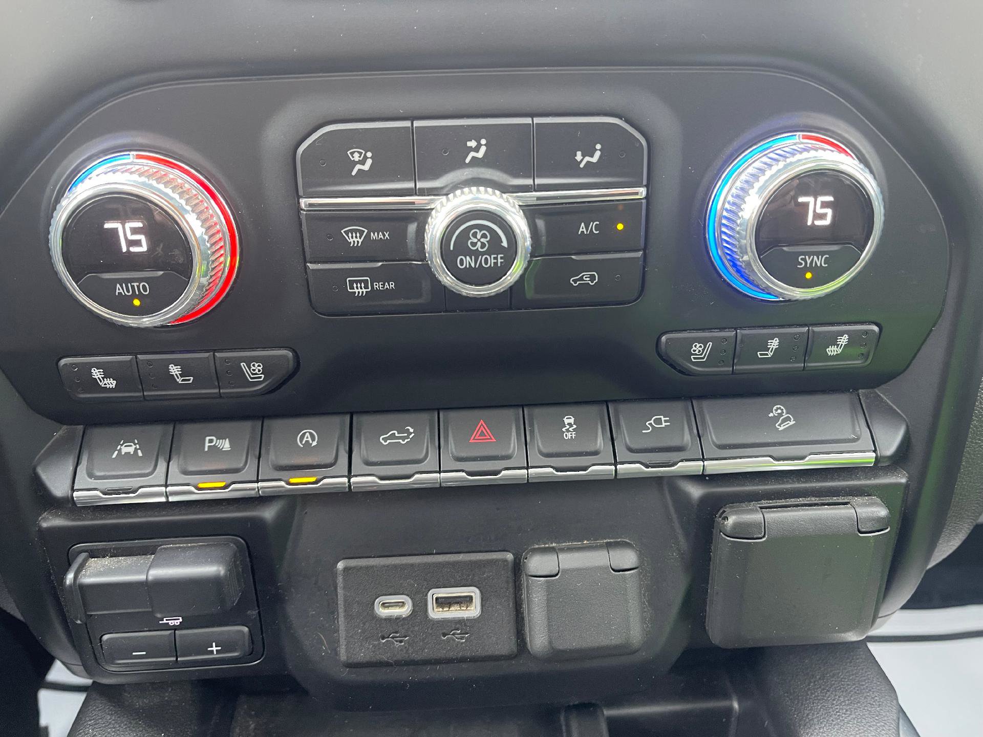 Used 2019 GMC Sierra 1500 AT4 w/ AT4 Premium Package AWD/4WD image 15