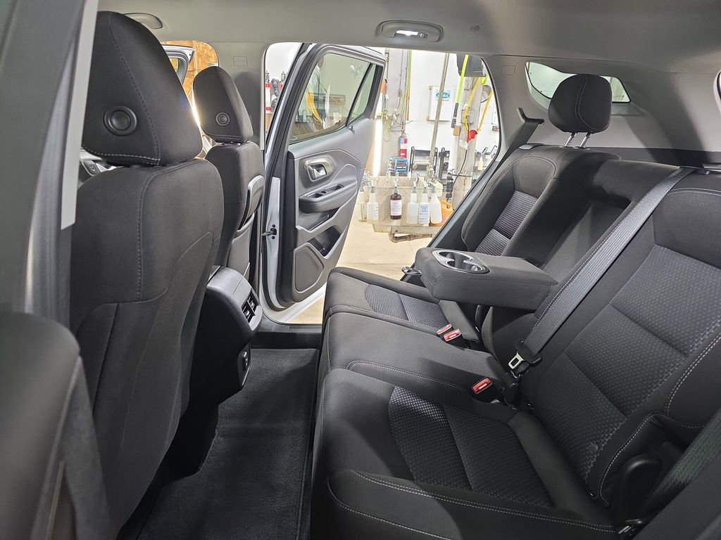 Used 2024 GMC Terrain SLE w/ Driver Convenience Package AWD/4WD image 13