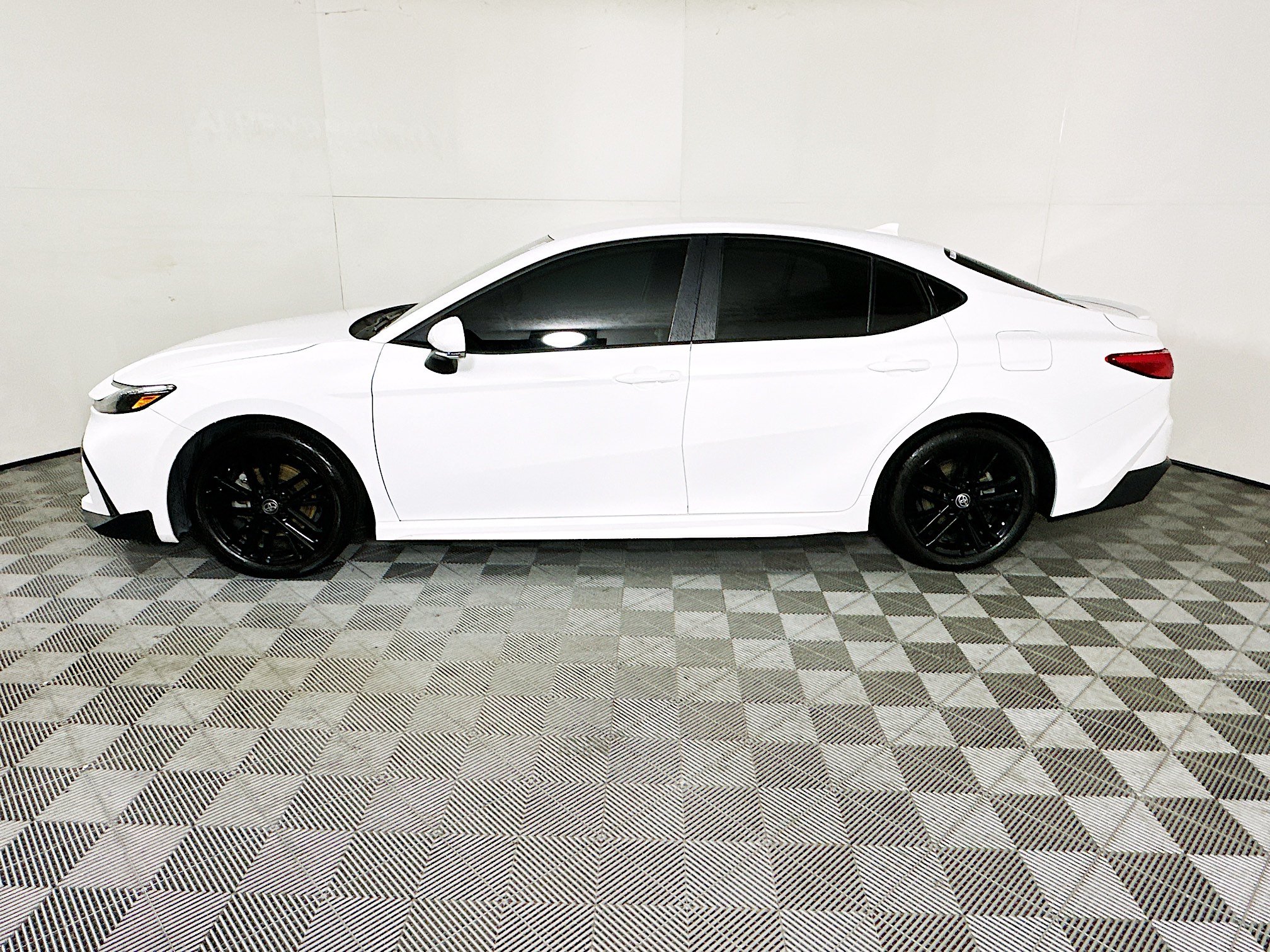 Certified 2025 Toyota Camry SE FWD image 6