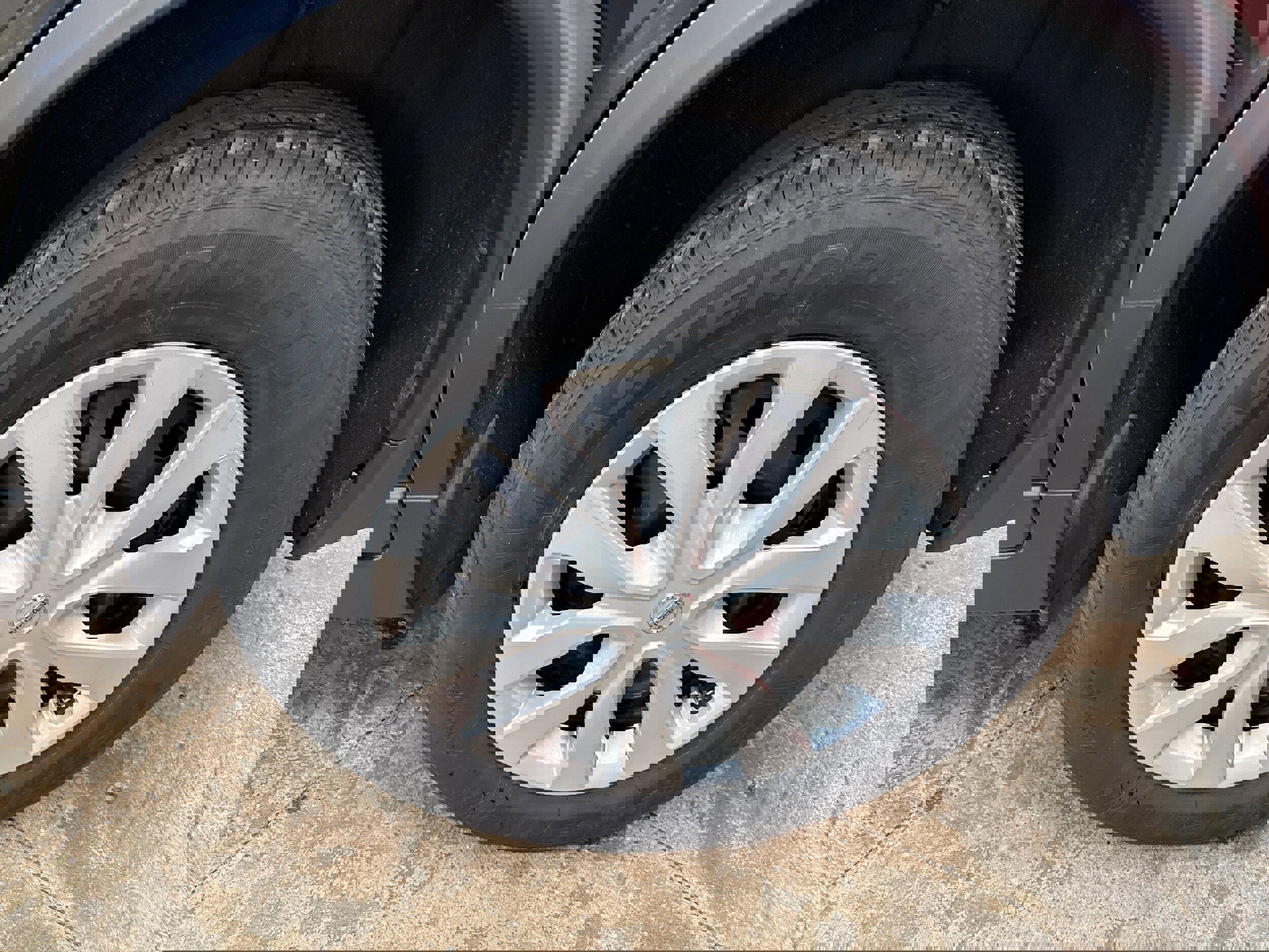 Used 2020 Nissan Rogue S image 6