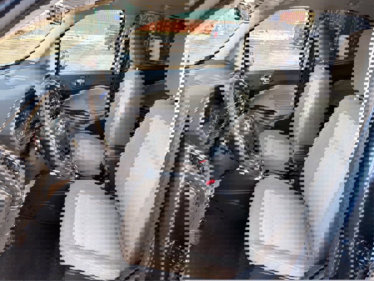 Used 2021 Ford EcoSport SE w/ SE Convenience Package image 10