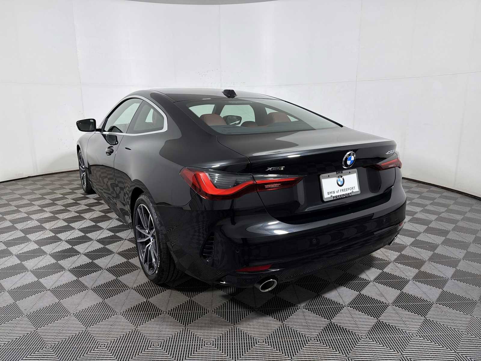 Used 2025 BMW 430i xDrive Coupe w/ Convenience Package image 5