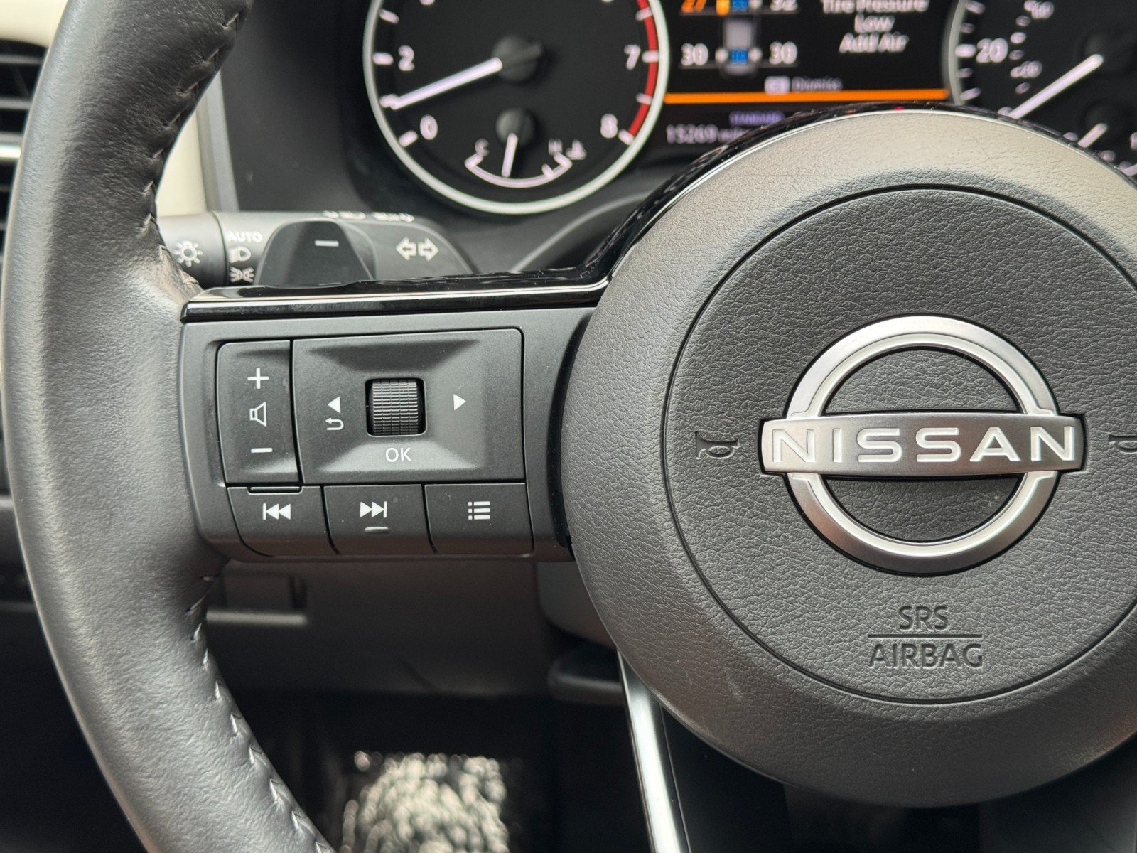 Used 2023 Nissan Rogue SV w/ SV Premium B Package FWD image 20