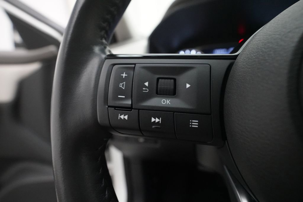 Used 2023 Nissan Rogue SV w/ SV Premium Package AWD/4WD image 18