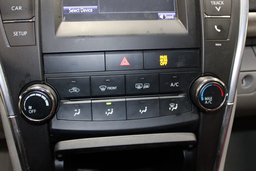 Used 2017 Toyota Camry LE image 36