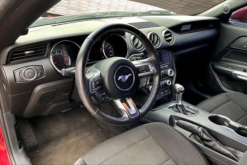 Used 2015 Ford Mustang Coupe image 11