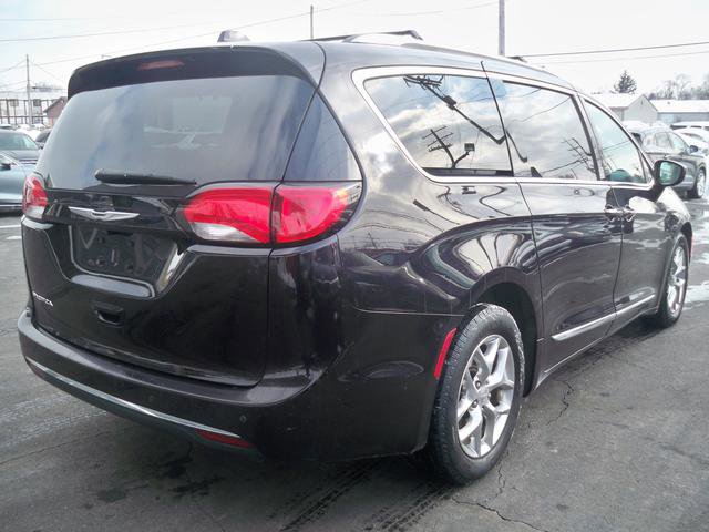 Used 2017 Chrysler Pacifica Touring-L Plus w/ Tire & Wheel Group image 3