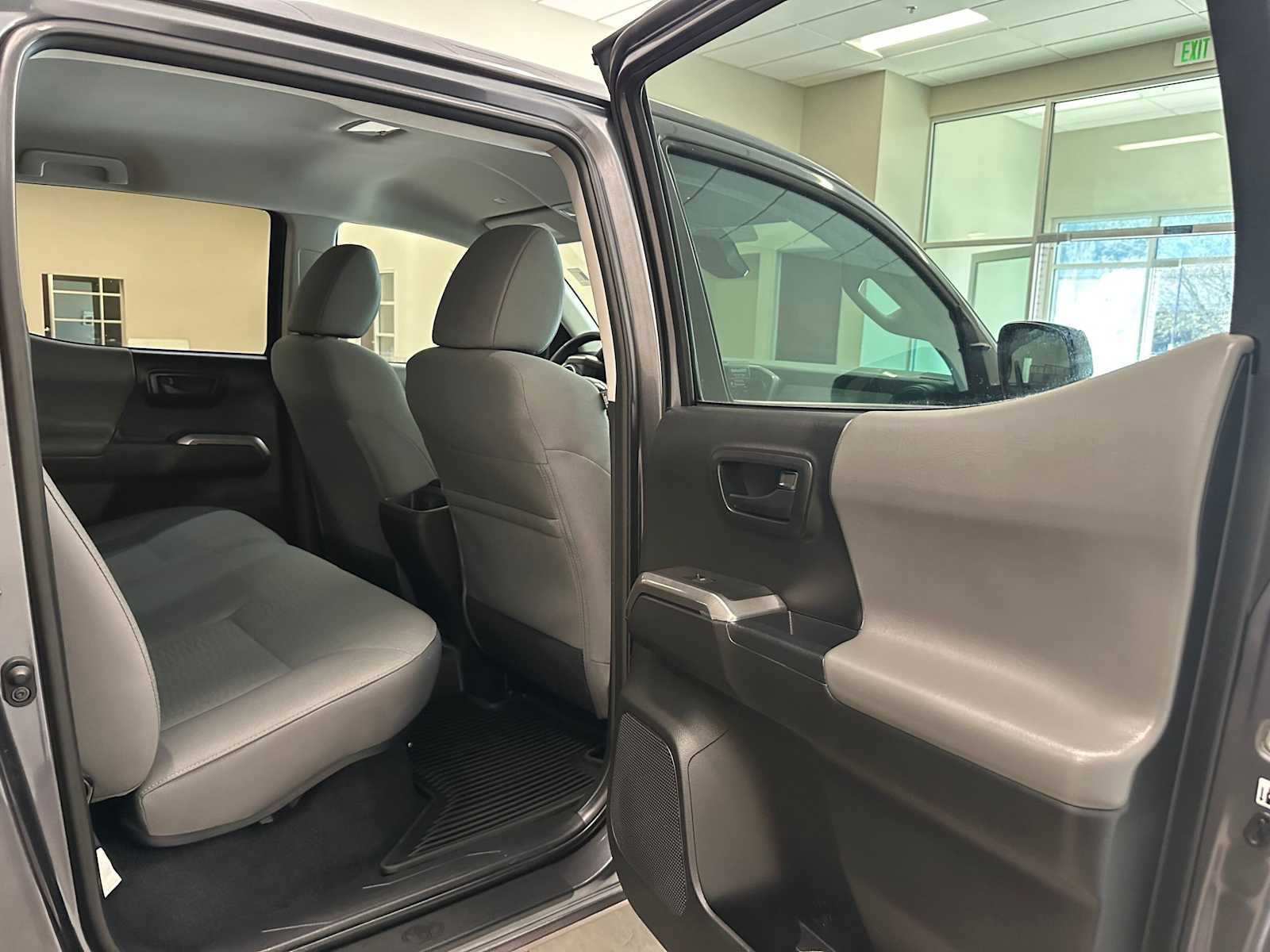 Used 2019 Toyota Tacoma SR5 RWD image 27