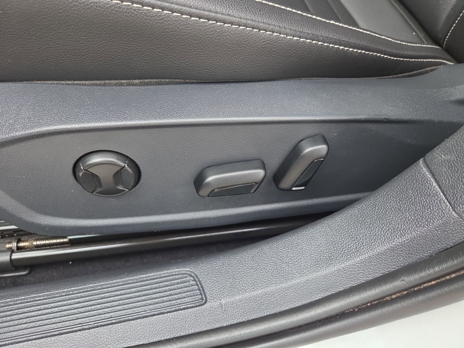 Certified 2022 Volkswagen Jetta SE FWD image 21
