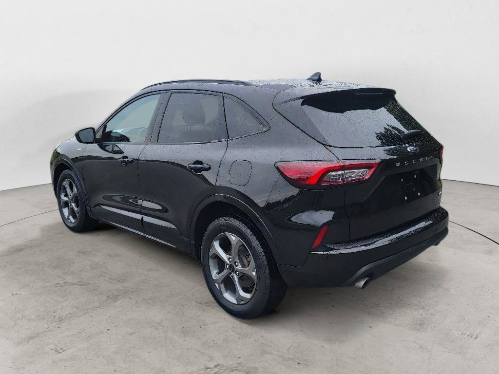 Used 2023 Ford Escape ST-Line w/ Tech Pack #1 AWD/4WD image 8