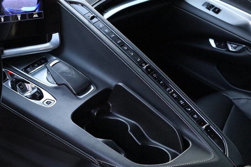 Used 2022 Chevrolet Corvette Stingray Premium Conv w/ Z51 Performance Package RWD image 21
