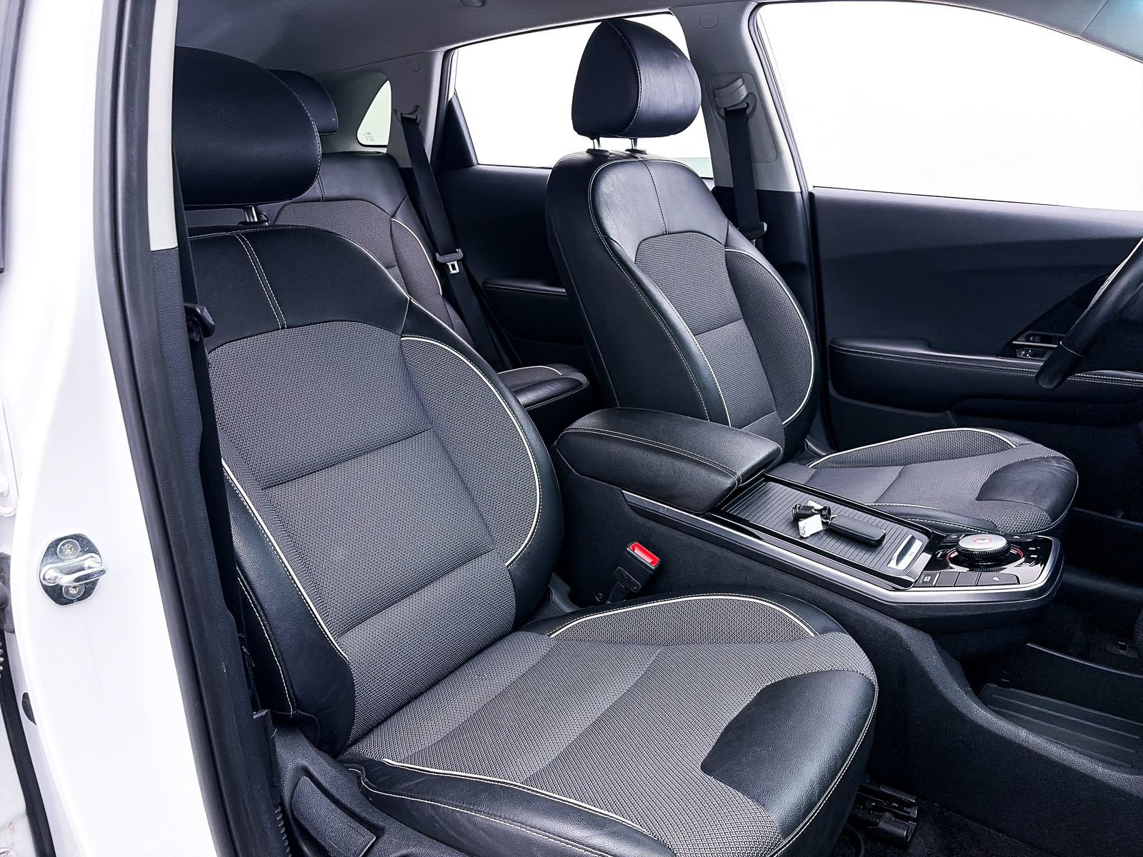 Certified 2022 Kia Niro EX FWD image 34