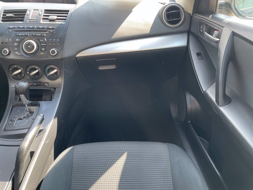 Used 2013 MAZDA MAZDA3 i Sport FWD image 23