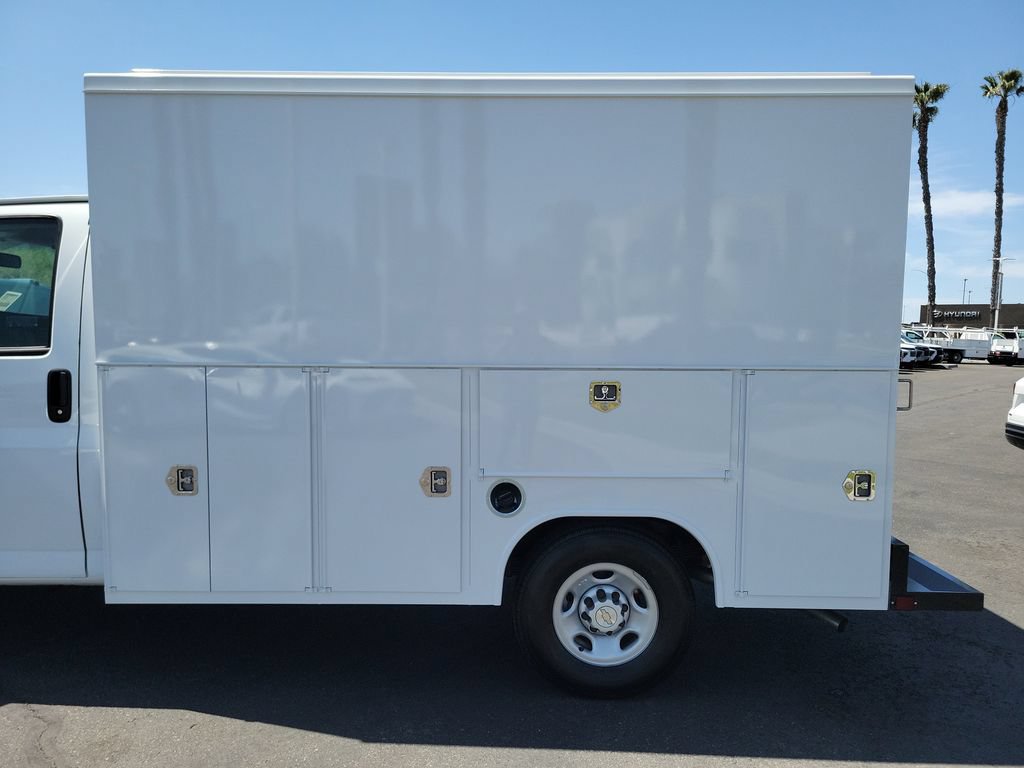 New 2026 Chevrolet Express 3500 w/ Power Convenience Package RWD image 24