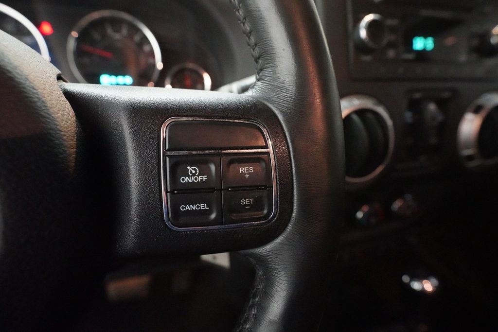 Used 2016 Jeep Wrangler Unlimited Sahara image 18