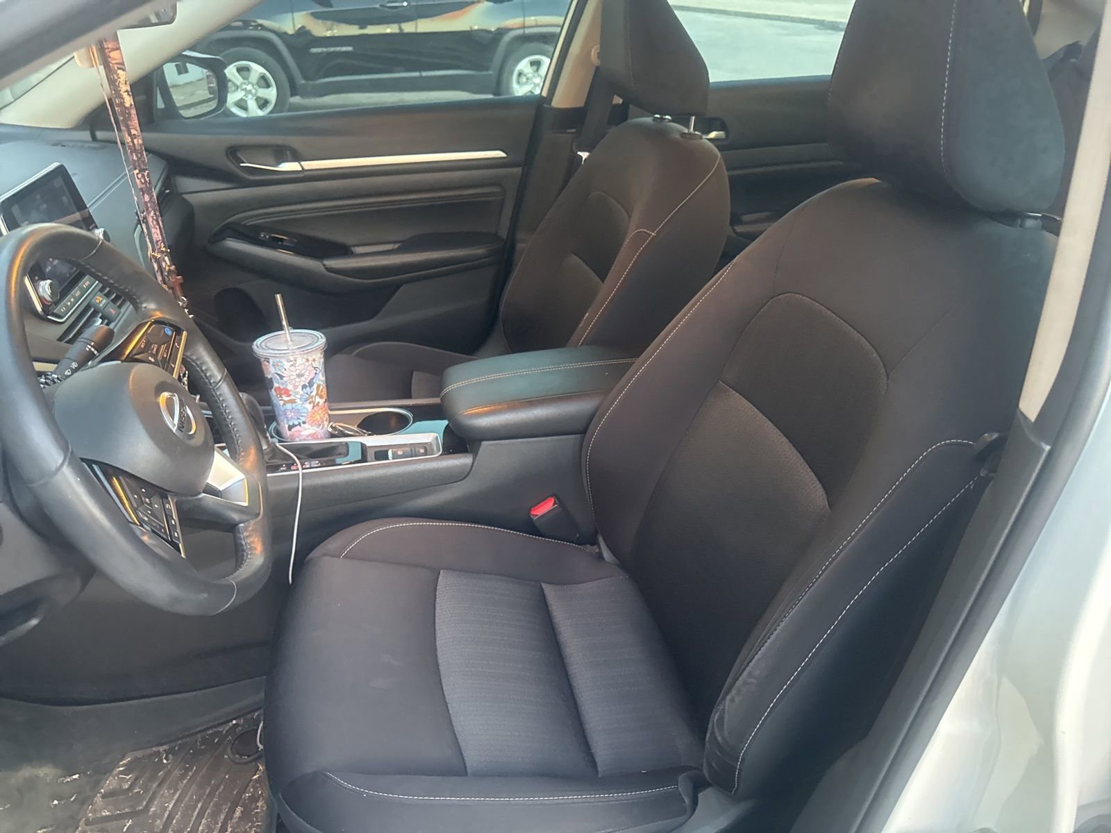 Used 2022 Nissan Altima 2.5 SV w/ SV Premium Package image 7