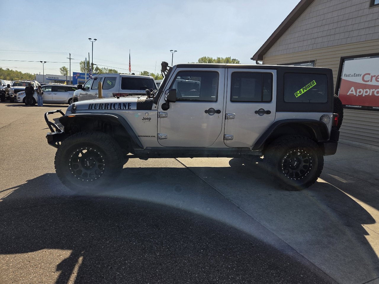 Used 2014 Jeep Wrangler Unlimited Sahara w/ Dual Top Group image 8