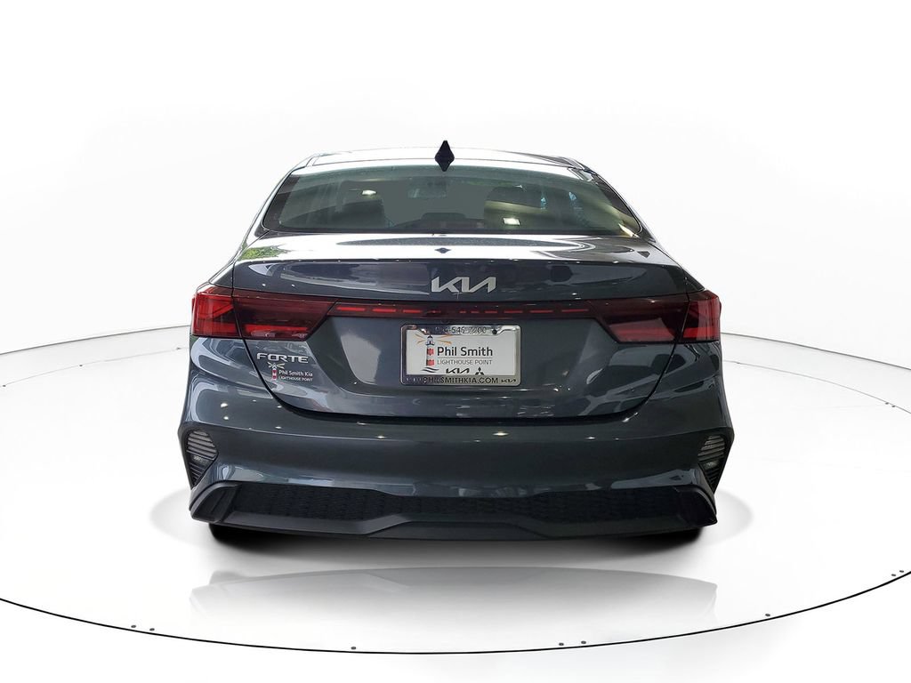 Used 2023 Kia Forte LXS FWD image 5