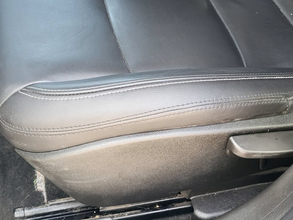 Used 2015 Chevrolet Volt Premium w/ Premium Trim Package FWD image 9