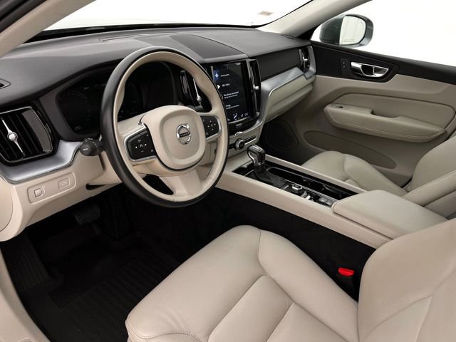 Used 2020 Volvo XC60 T5 Momentum w/ Protection Package Premier AWD/4WD image 15