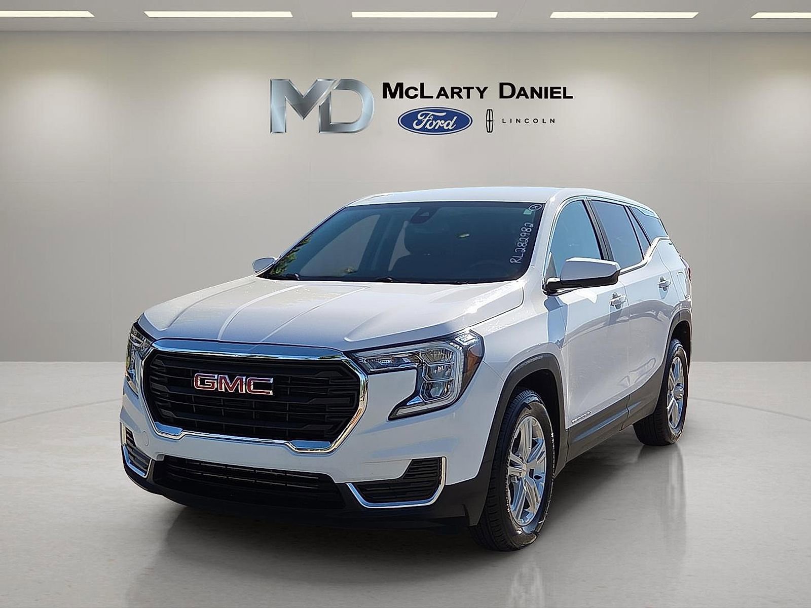 Used 2024 GMC Terrain SLE FWD video 2