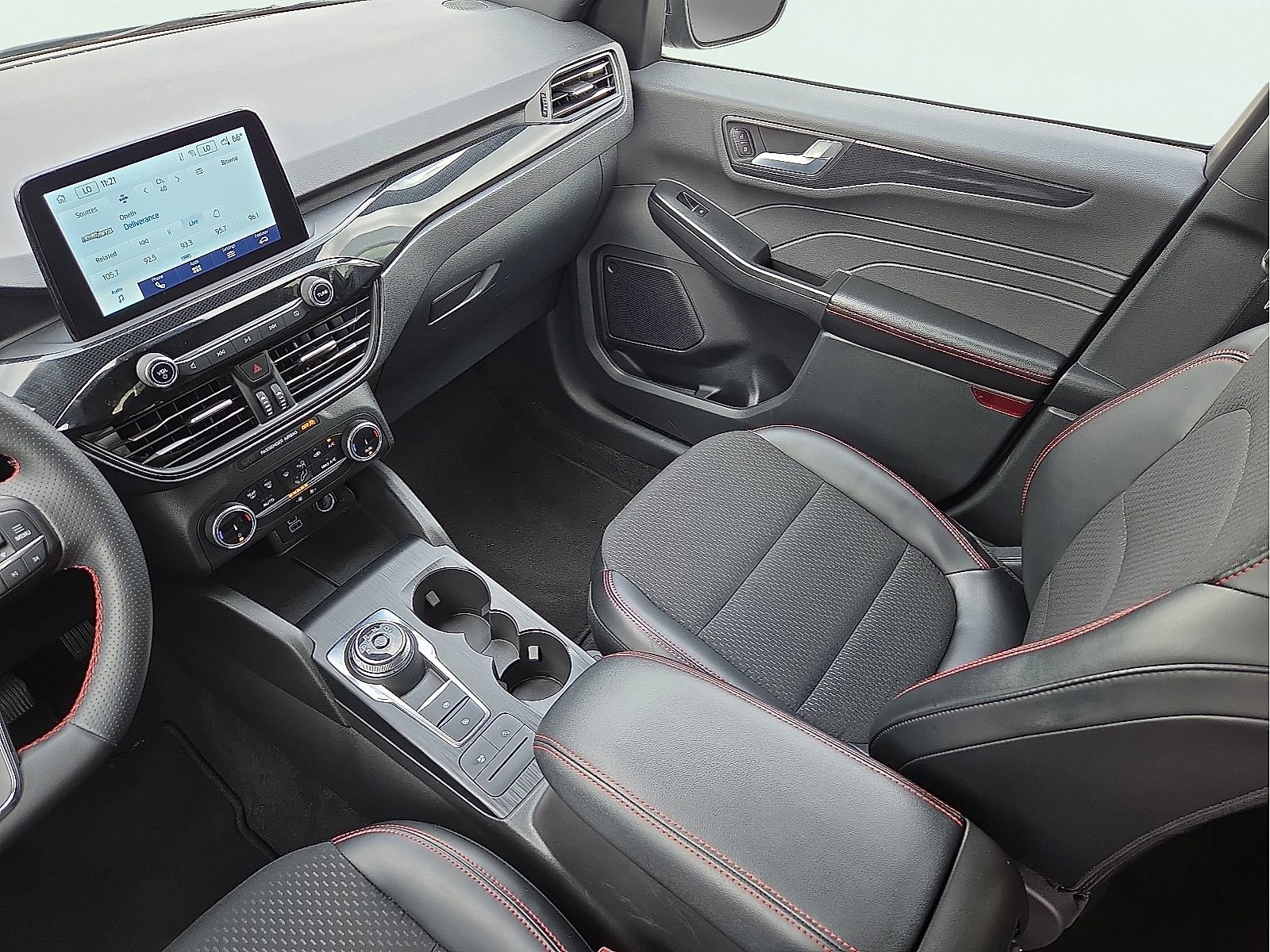 Used 2025 Ford Escape ST-Line FWD image 11