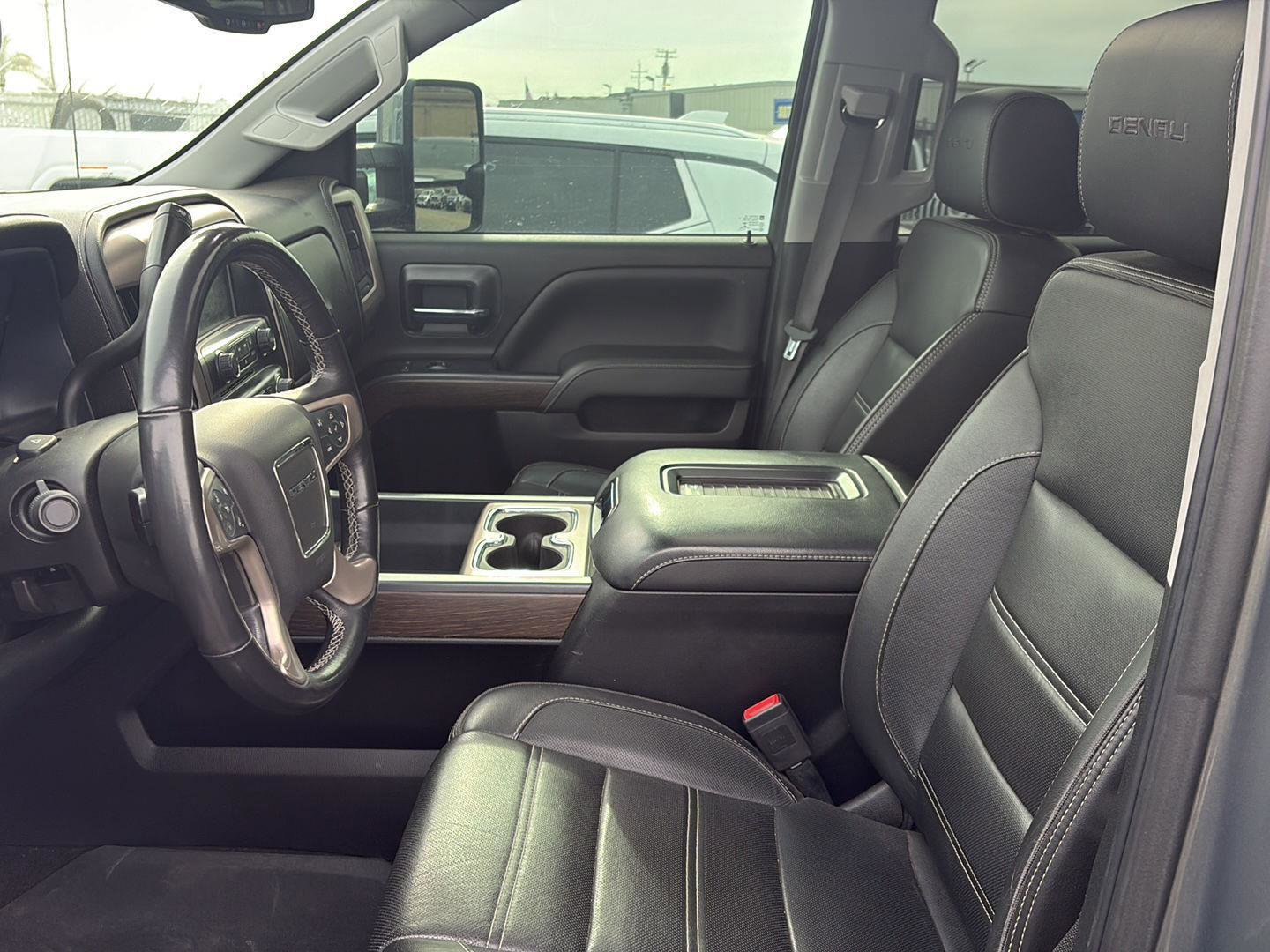 Used 2018 GMC Sierra 3500 Denali w/ Duramax Plus Package image 9