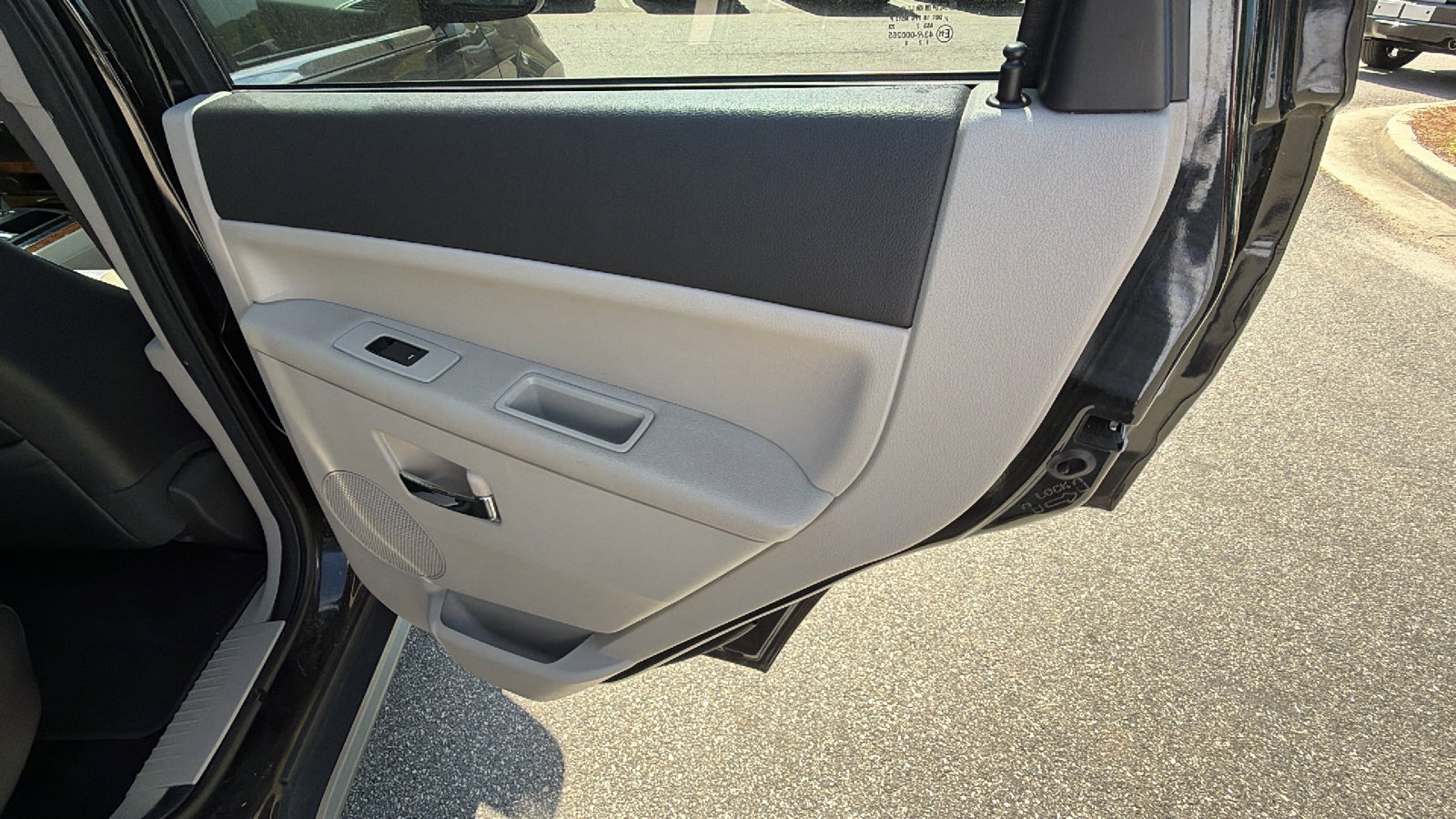 Used 2008 Jeep Grand Cherokee Limited w/ Quadra-Drive II 4X4 Group image 21