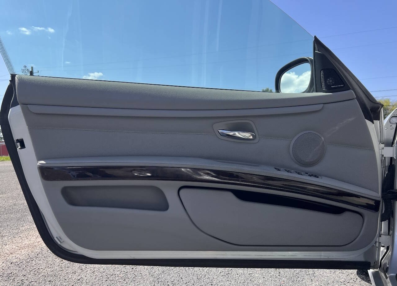 Used 2011 BMW 335i Convertible RWD image 15