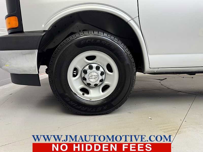 Used 2017 Chevrolet Express 2500 RWD image 13