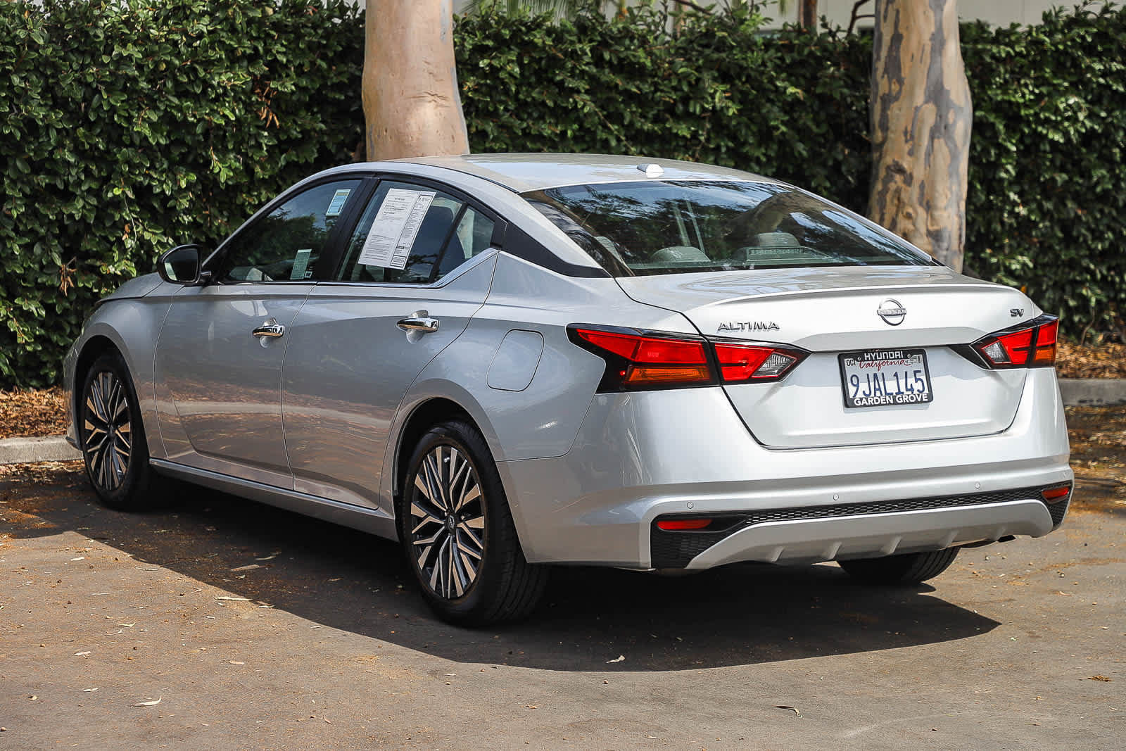 Used 2024 Nissan Altima 2.5 SV FWD image 8