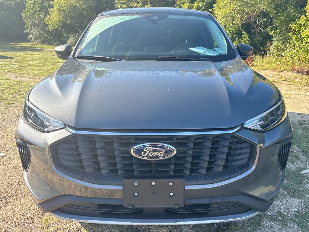 Used 2023 Ford Escape Active AWD/4WD image 2