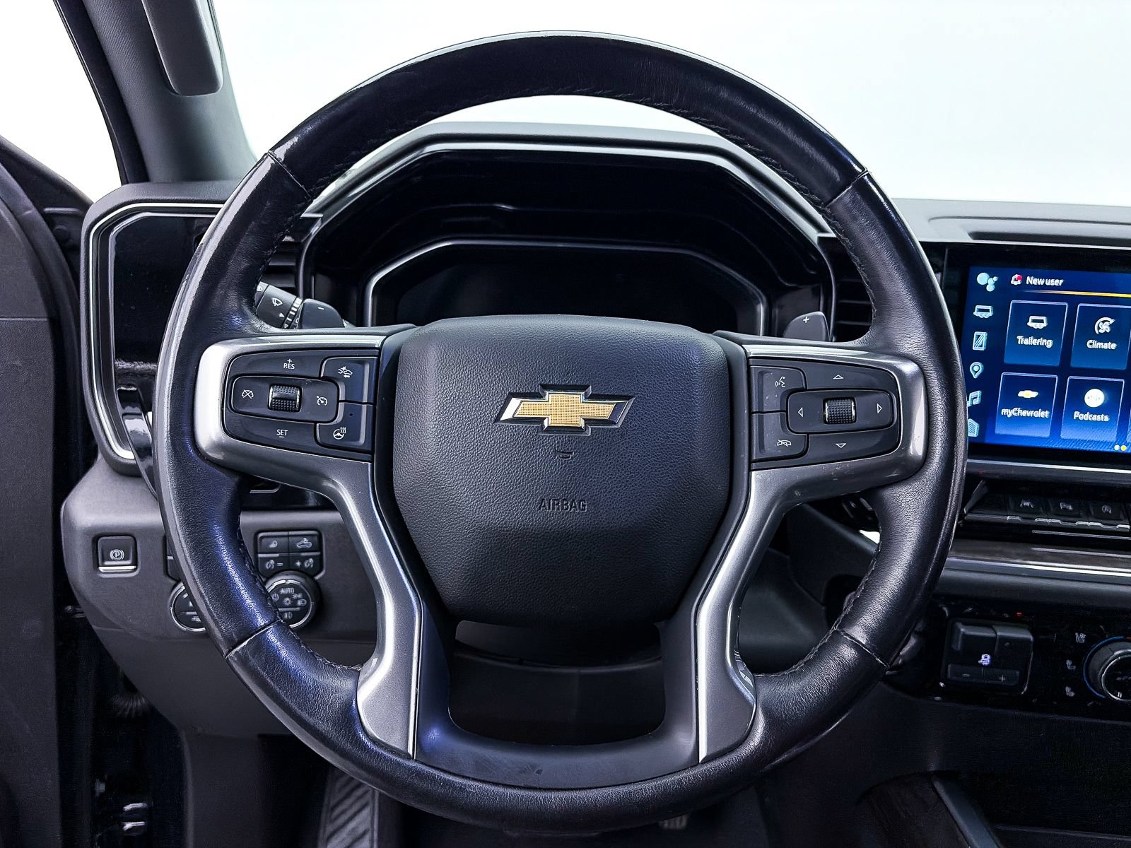 Used 2023 Chevrolet Silverado 1500 LTZ w/ Technology Package AWD/4WD image 28