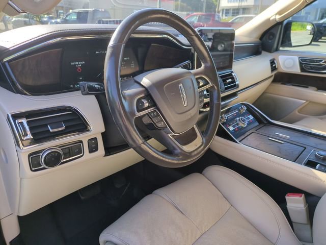 Used 2018 Lincoln Navigator Reserve w/ Technology Package AWD/4WD image 15