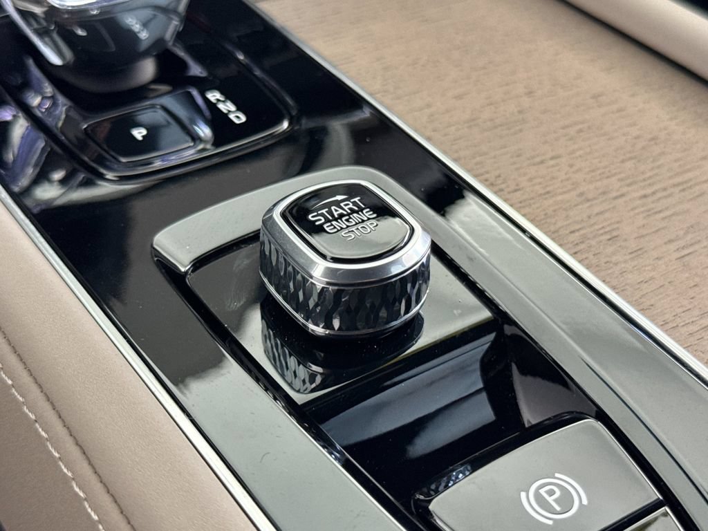 New 2026 Volvo XC90 T8 Plus AWD/4WD image 23
