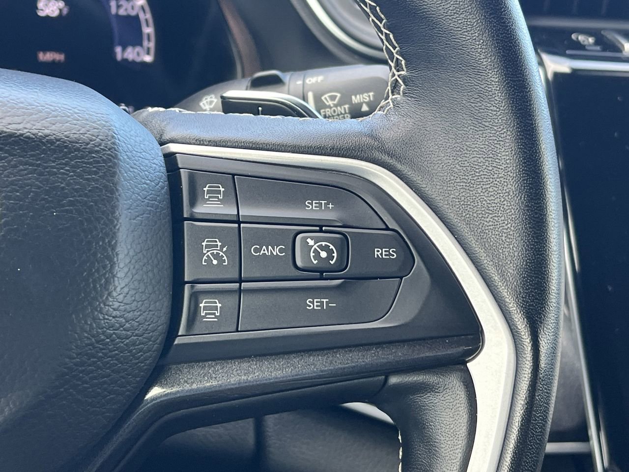 Used 2022 Jeep Grand Cherokee L Laredo image 13