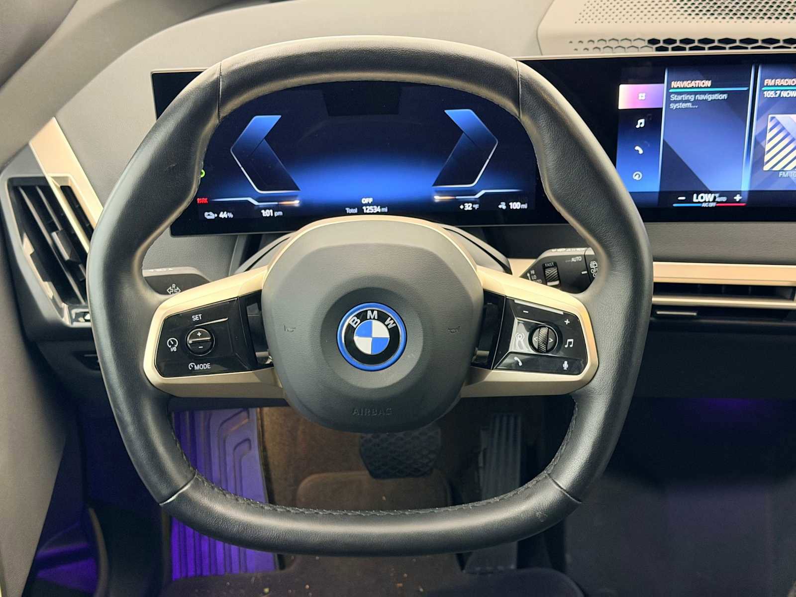 Used 2023 BMW iX xDrive50 w/ Sport Package image 23