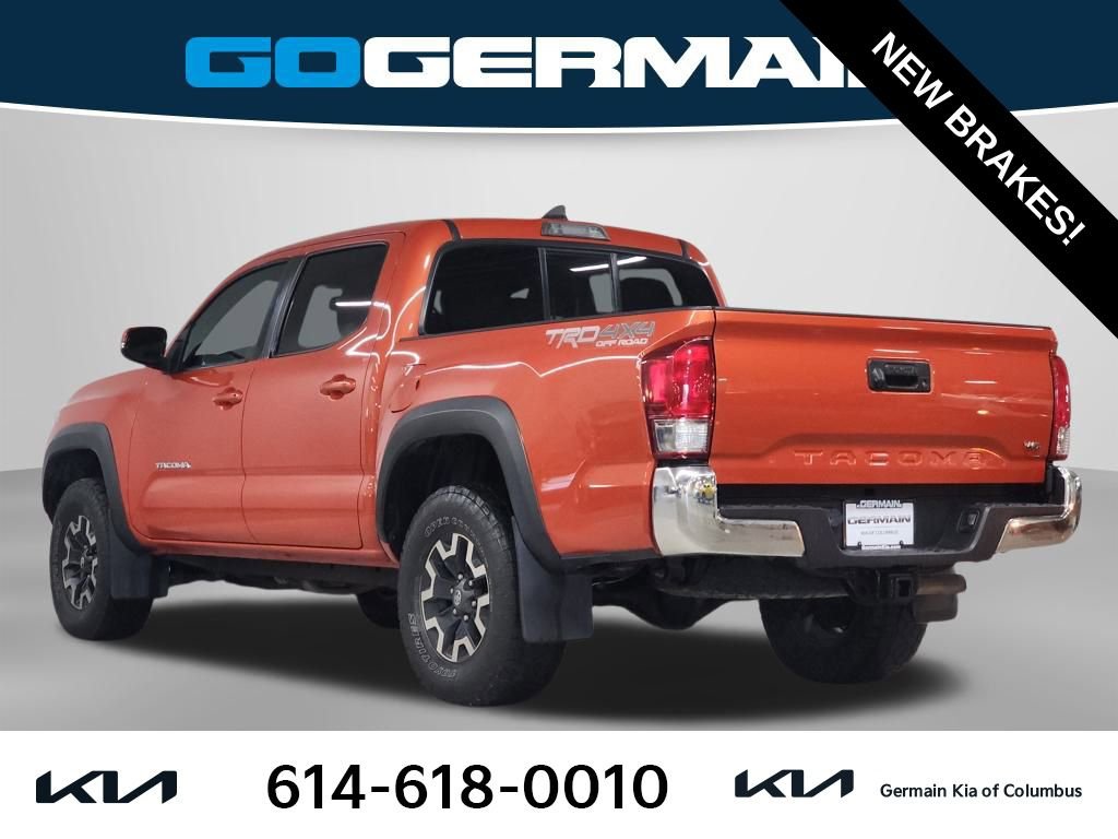 Used 2016 Toyota Tacoma TRD Off-Road image 10