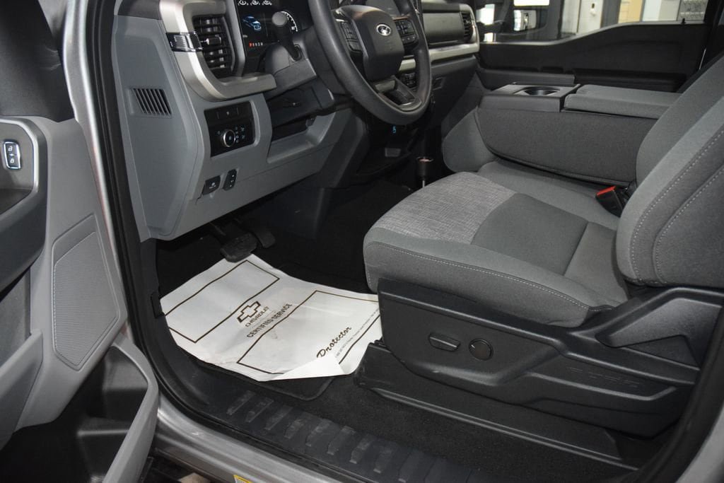 Used 2024 Ford F600 4x4 Regular Cab Super Duty w/ XLT Value Package image 20
