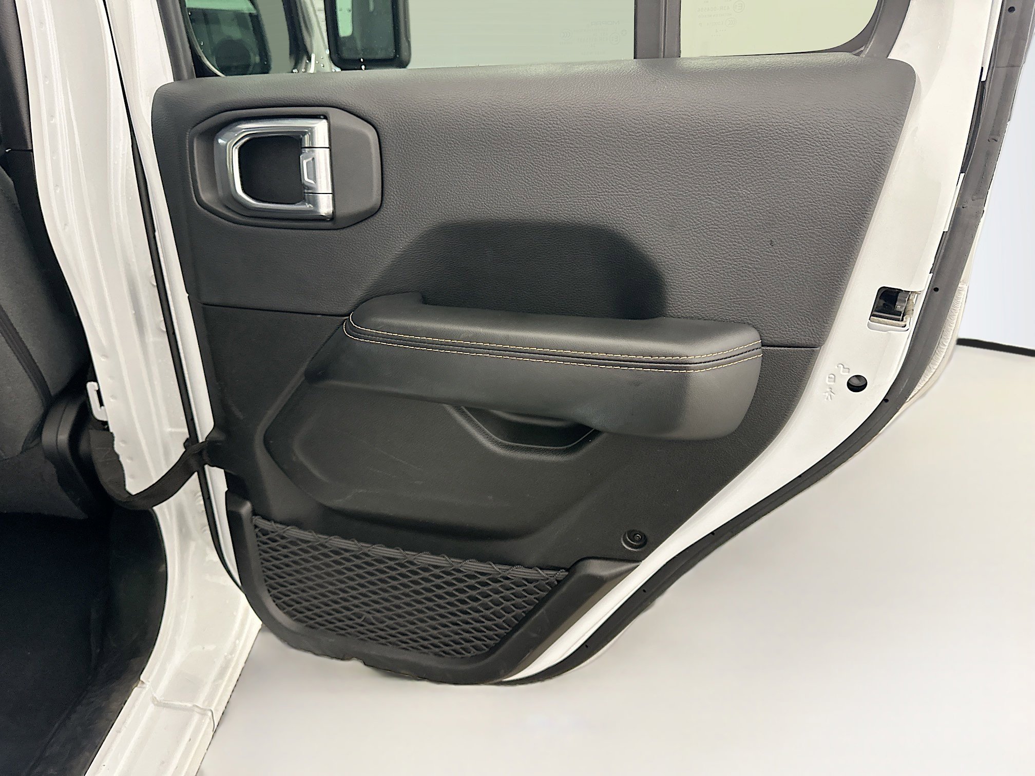 Used 2025 Jeep Wrangler Sahara image 30