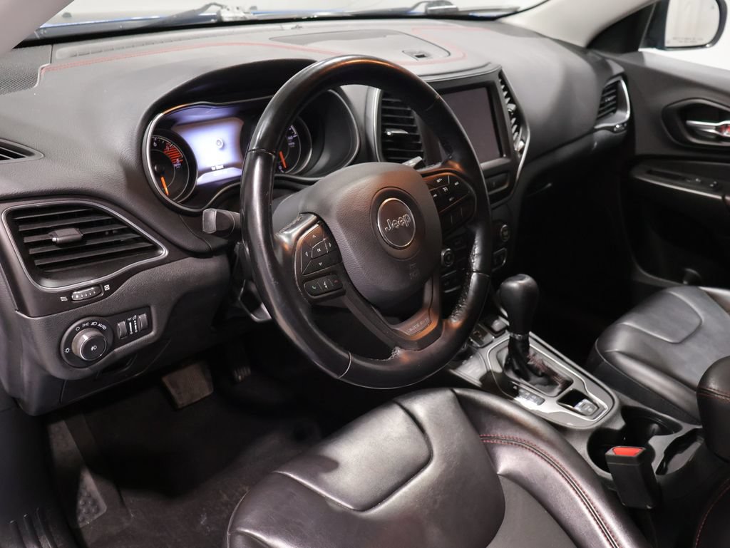 Used 2021 Jeep Cherokee Trailhawk AWD/4WD image 15