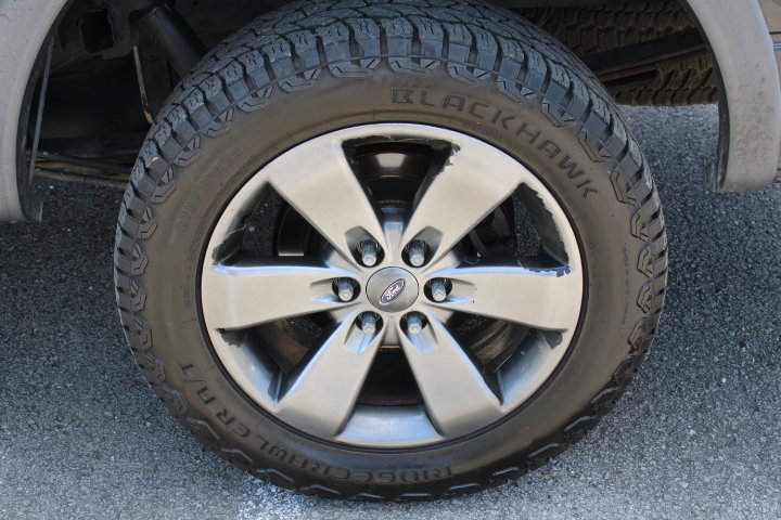 Used 2014 Ford F150 FX4 w/ Equipment Group 402A Luxury AWD/4WD image 11
