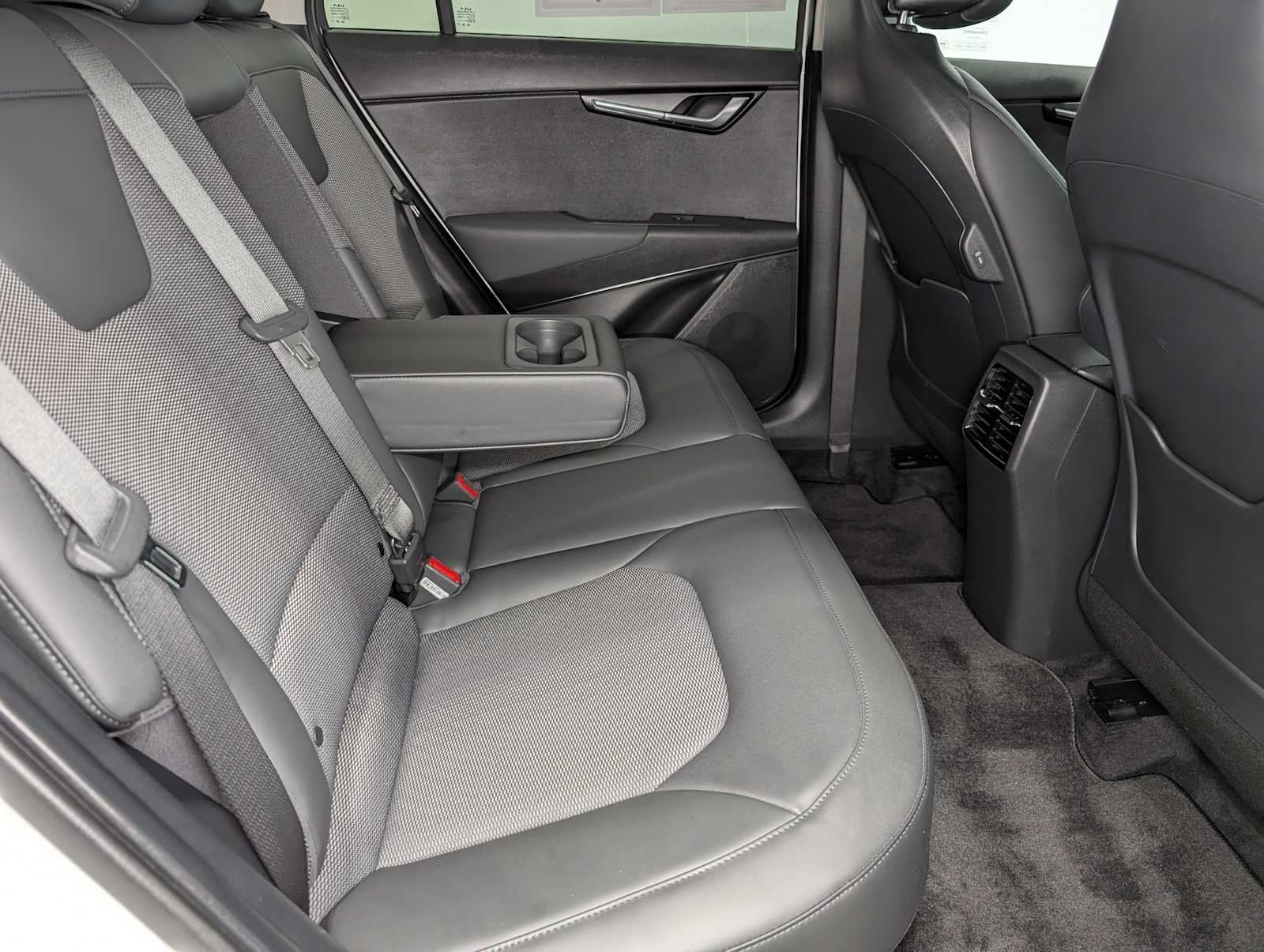 Used 2024 Kia Niro EX FWD image 39