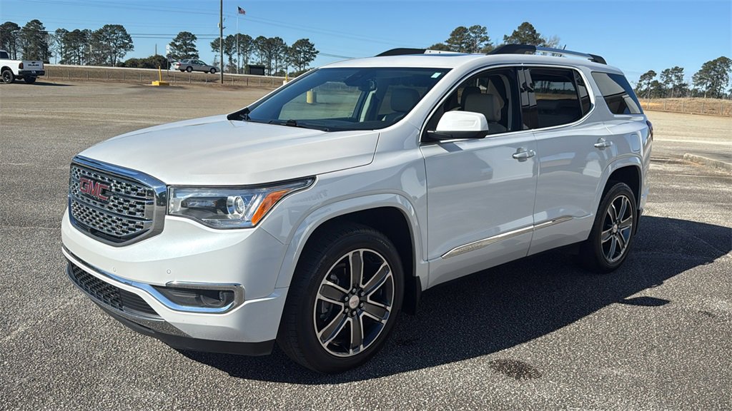 Used 2017 GMC Acadia Denali w/ Technology Package image 4