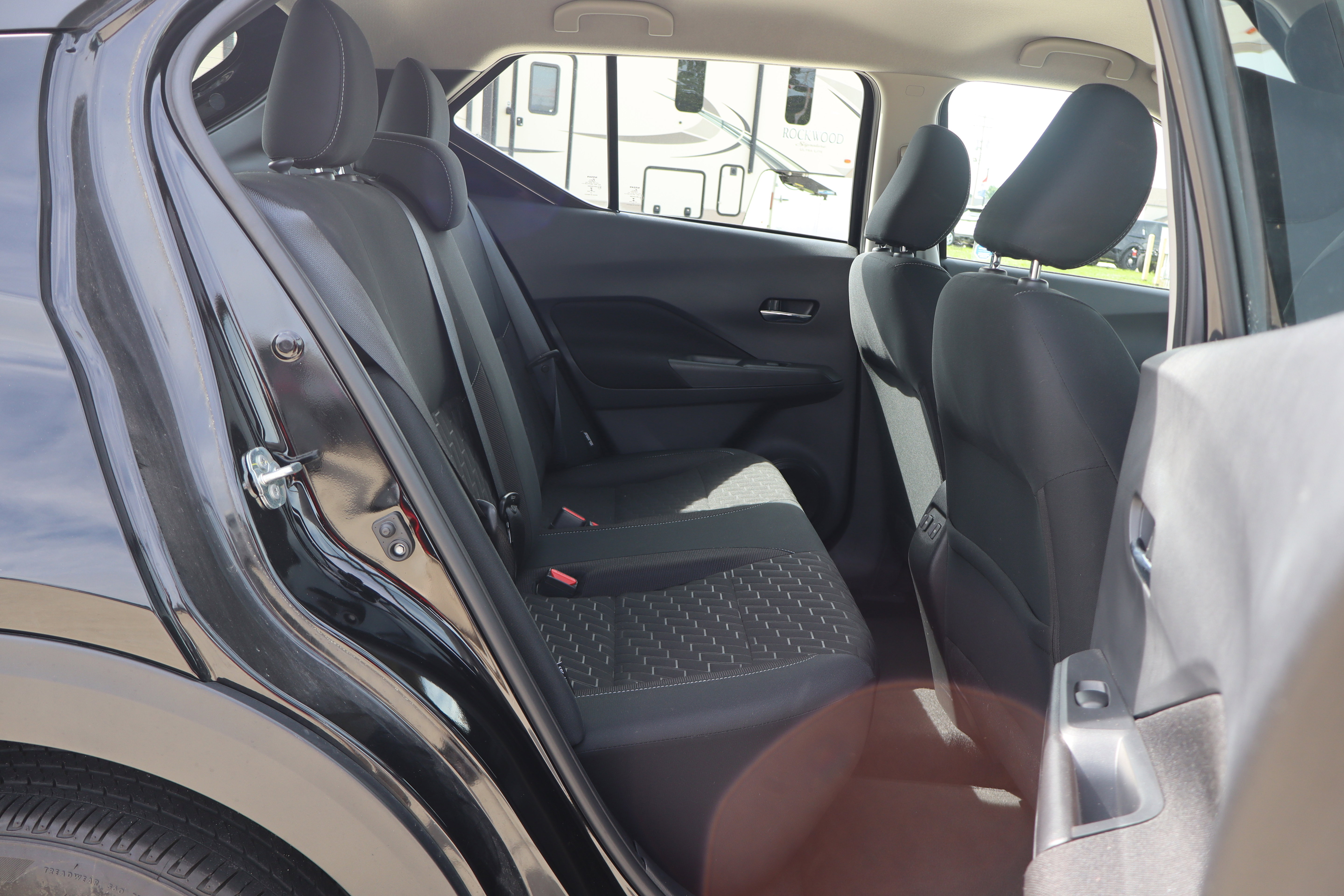 Used 2023 Nissan Kicks SV w/ Interior Electronics Package FWD image 12
