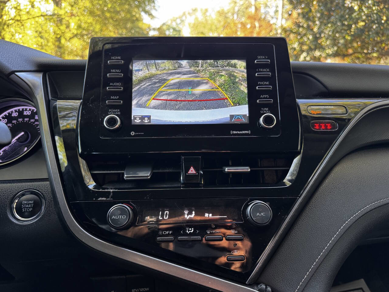 Used 2021 Toyota Camry SE w/ Convenience Package image 19