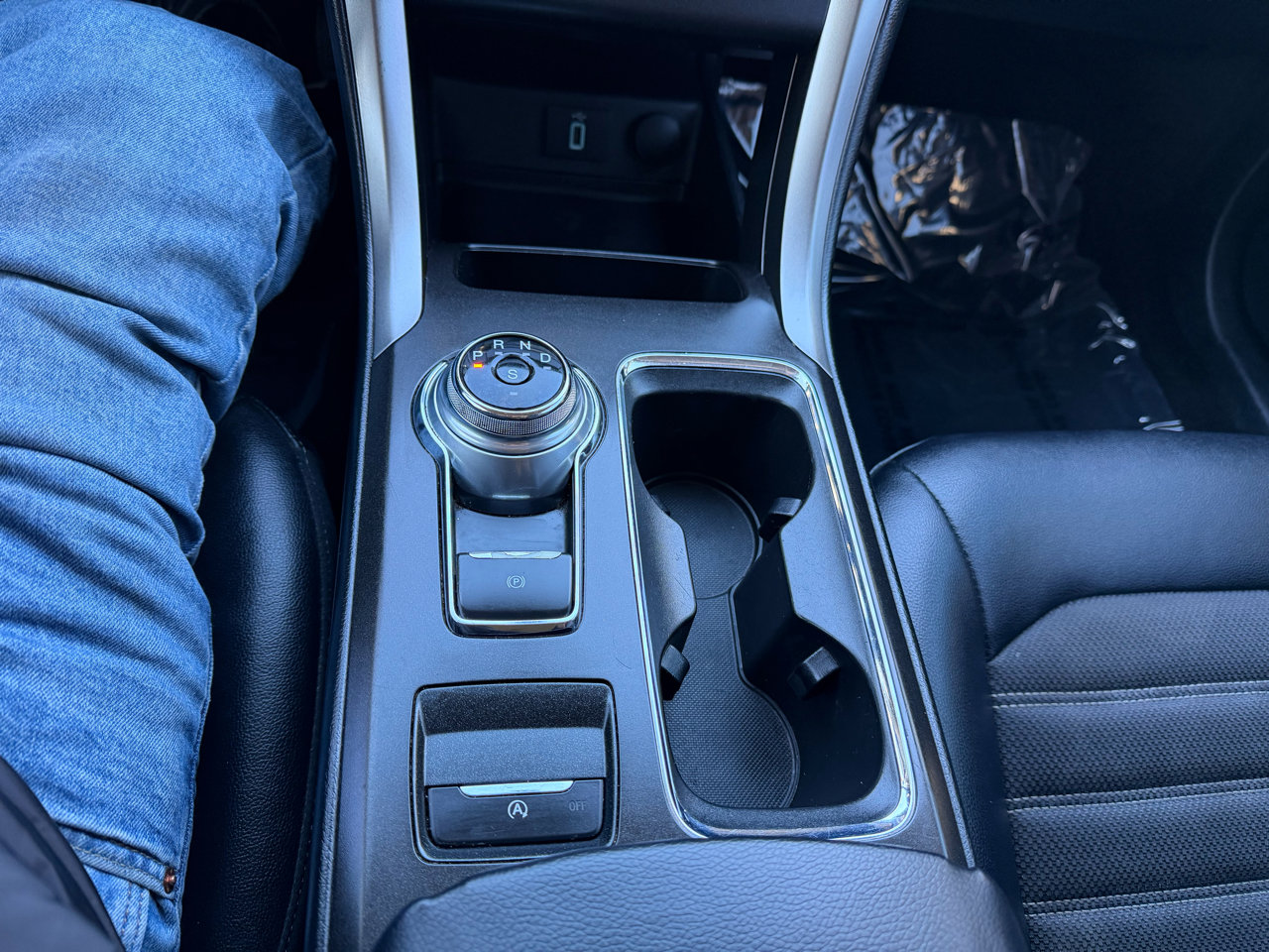 Used 2017 Ford Fusion SE w/ Equipment Group 201A image 15