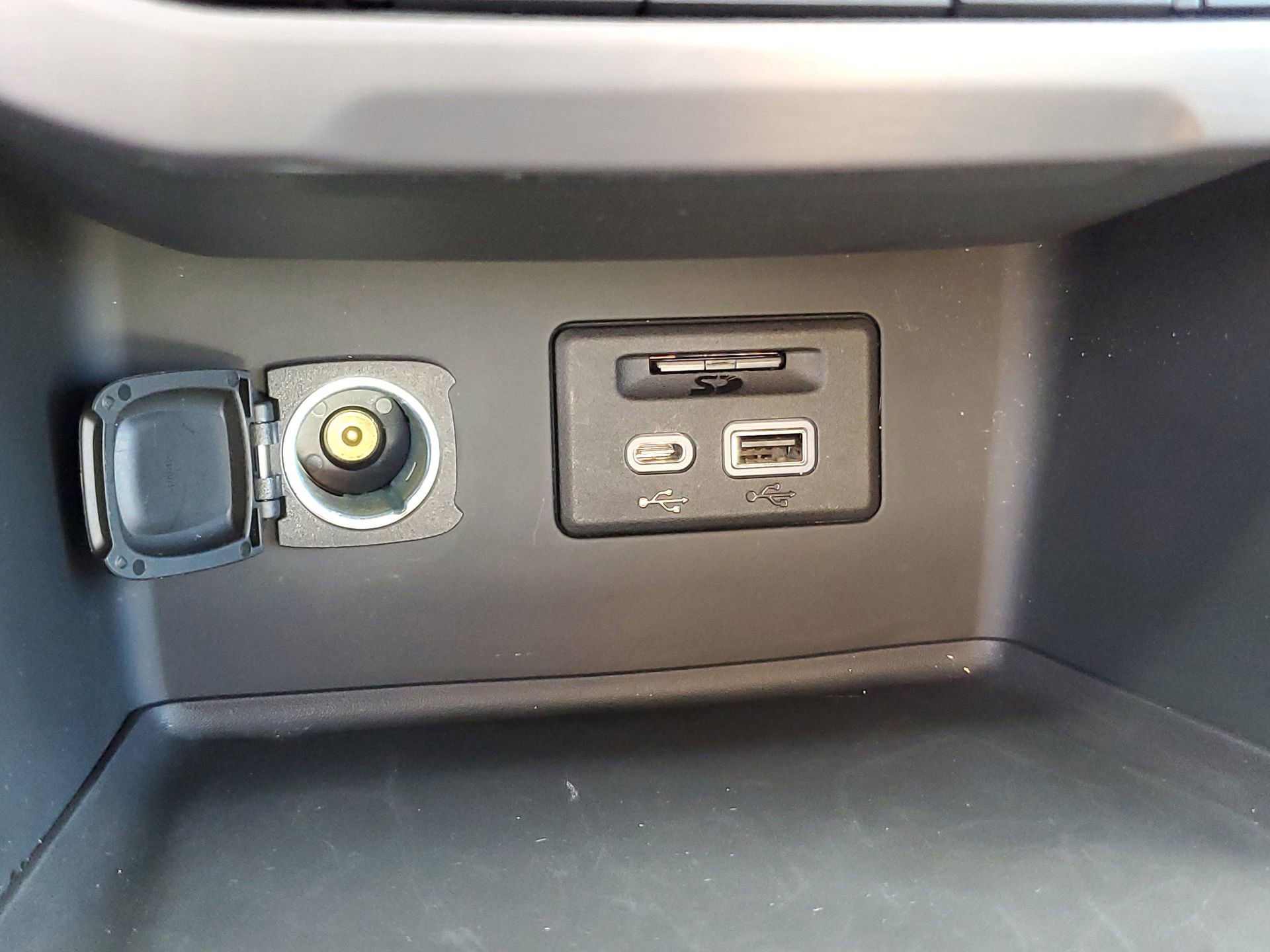 Used 2023 GMC Acadia AT4 w/ LPO, Floor Liner Package image 33